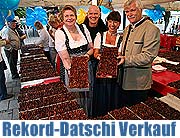 Am 1.9.2007 findet bei Fruitique auf dem Viktualienmarkt der Verkauf eines Rekord Datschis zu Gusnten der Herz fpr Herz Stiftung statt (Foto. Martin Schmitz)